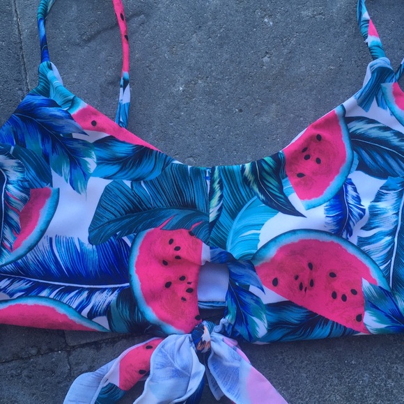 New bikini top xs - Picture 2 of 5